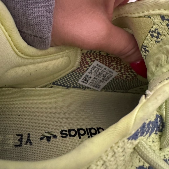 Adidas Yeezy Boost 350 - Picture 10 of 17